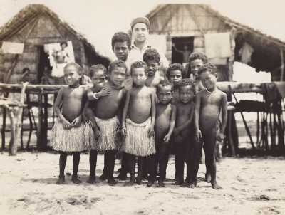 Motuan children with soldier