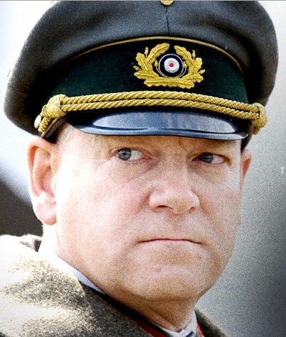 Major-General Henning von Tresckow (Kenneth Branagh)
